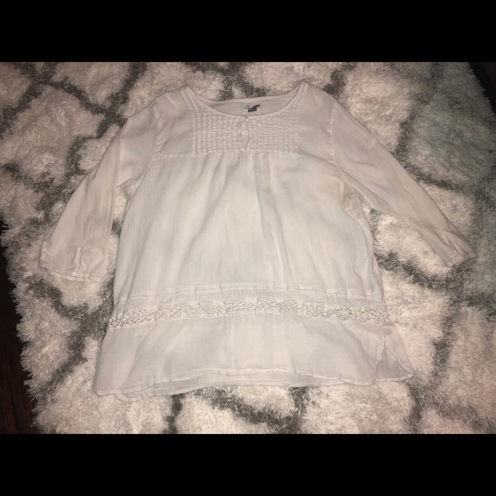 Old navy white top!